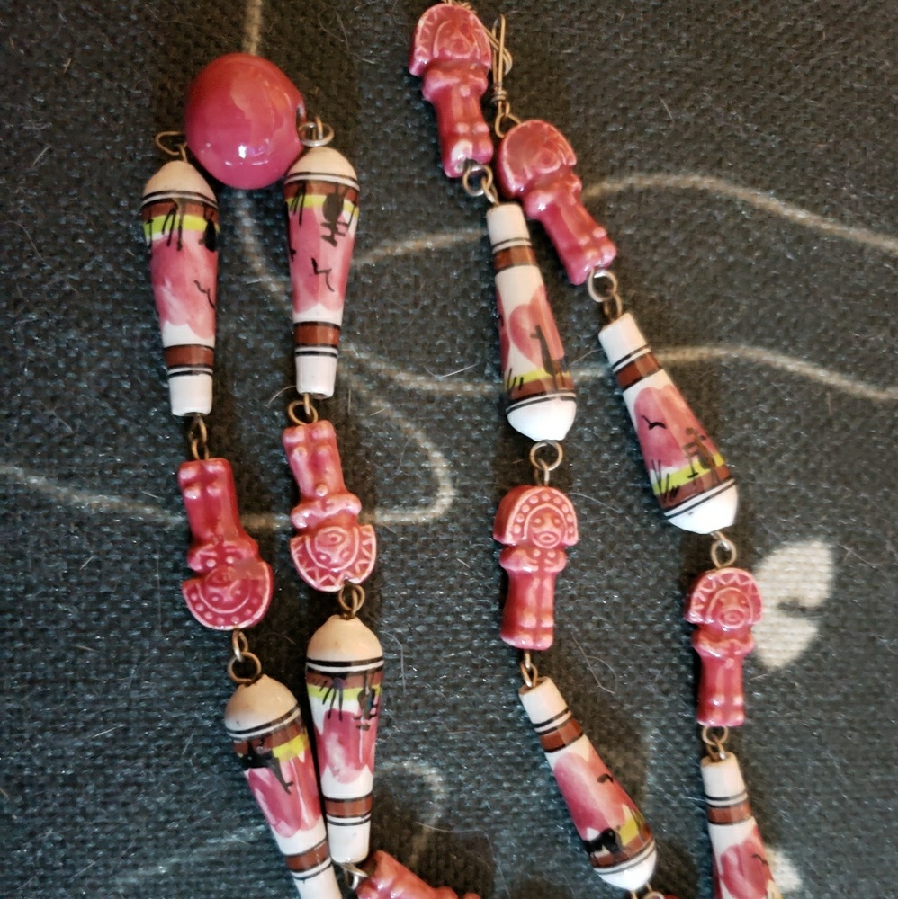 ⭐⭐⭐Ceramic Aztec and floral bead necklace